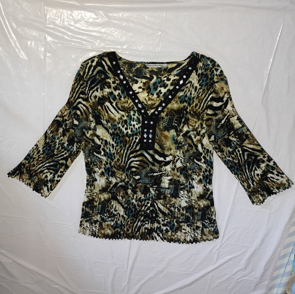 Animal Lace Print Rhinestone Neckline Accordion Pleat Blouse 2X Larry Levine